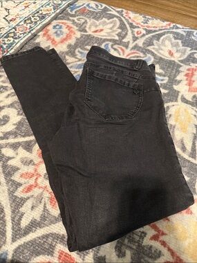 Democracy Black Skinny Jeans — Sleek Stretch Denim